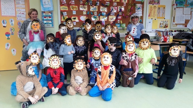 Familienklasse im Fasching Familienklasse im Fasching