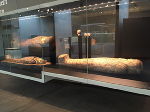 Sarkophage mit Mumien