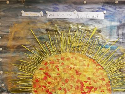 Gemeinschaftsarbeit - "Die Sonne geht über uns allen auf!"